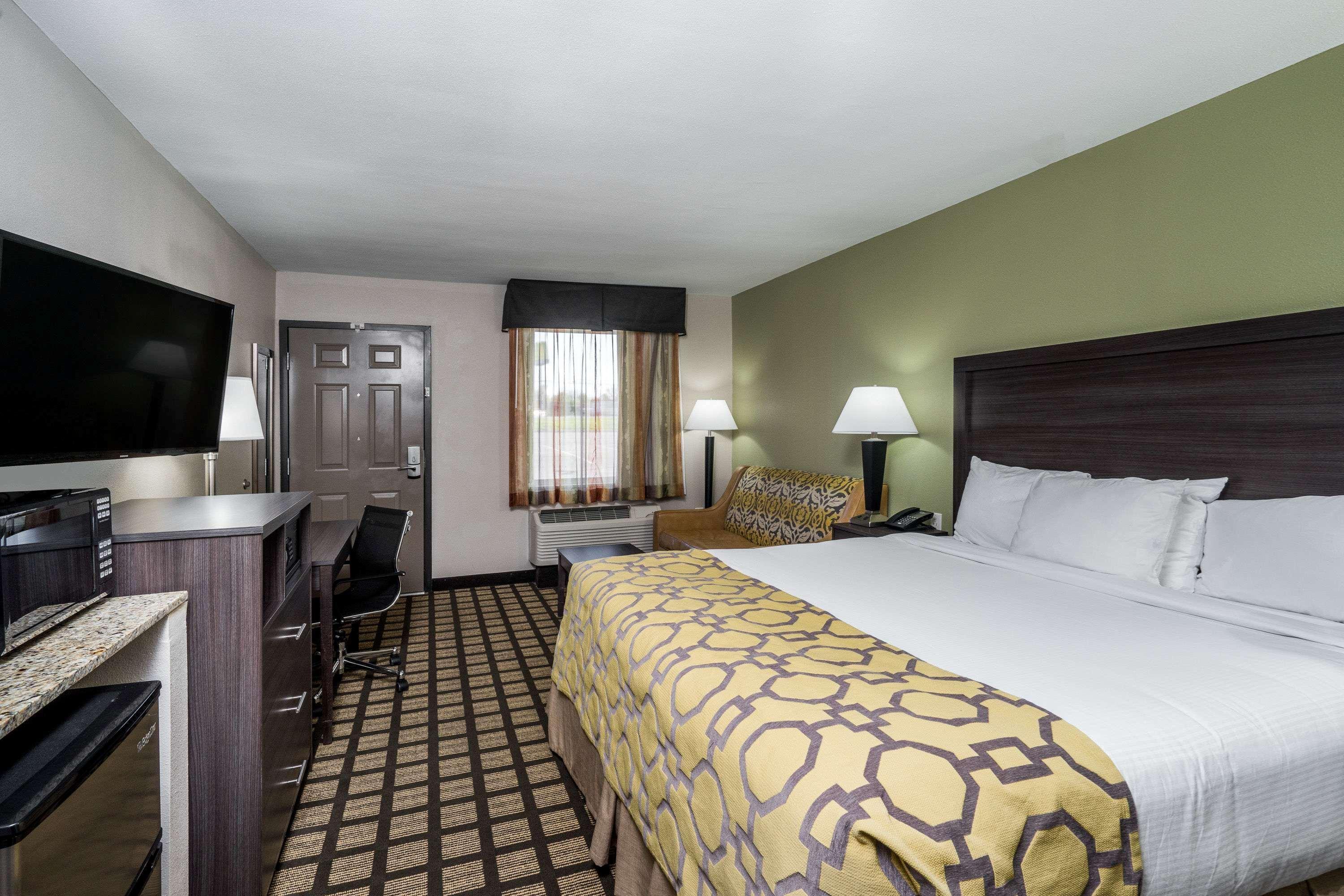 Baymont By Wyndham Clarksville Exterior foto